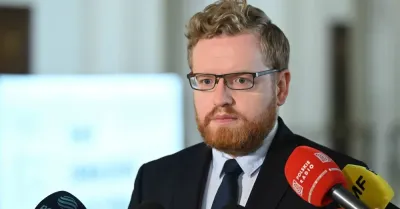 Standerski: Meta powinna przedstawić pełne statystyki i działania ws. oszukańczych reklam